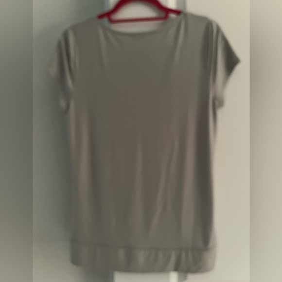 NY&CO Gray top with rayon ruffle - Picture 2 of 3